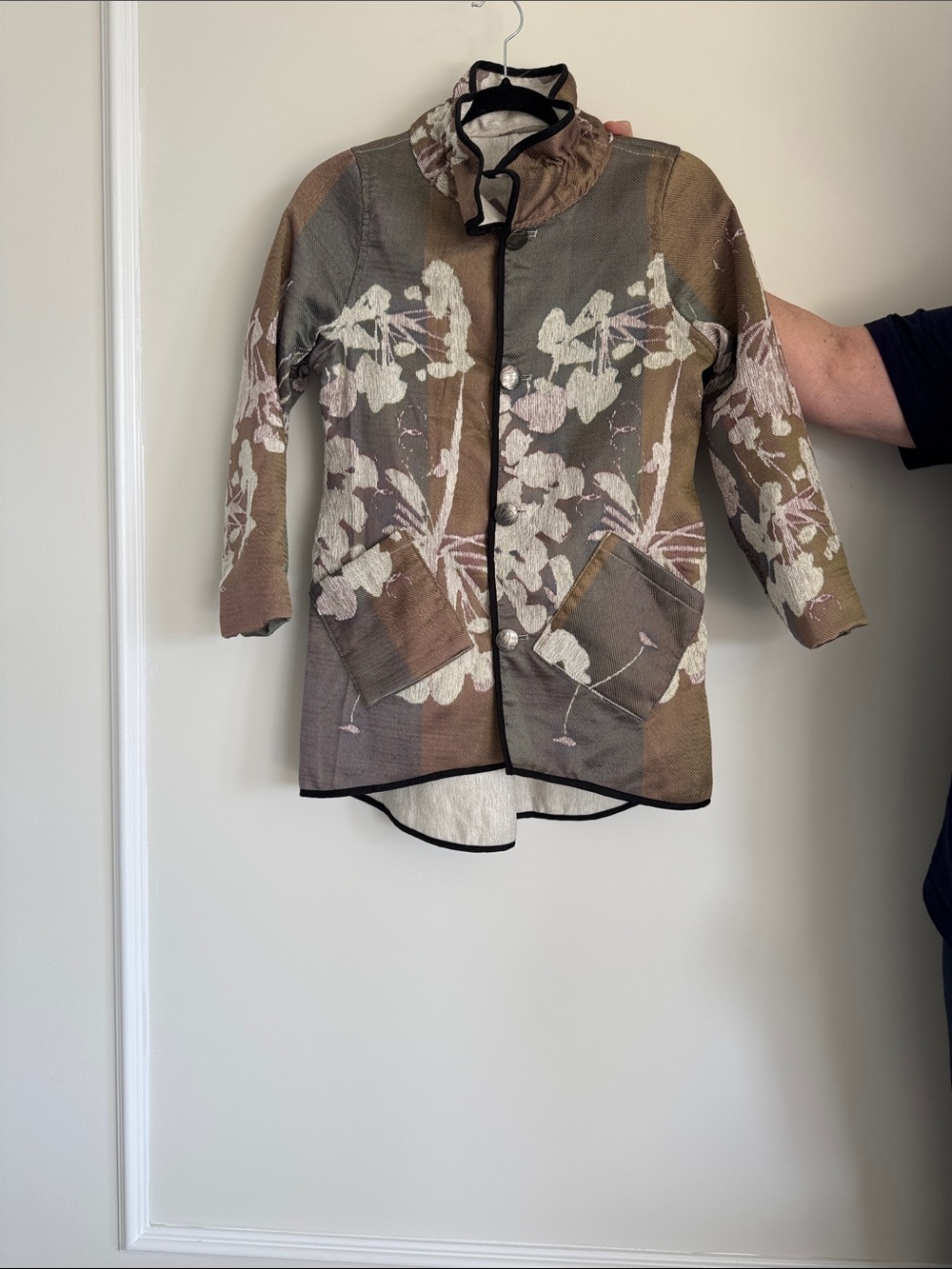 Women’s Floral Pattern Lightweight Jacket in Olive and Taupe